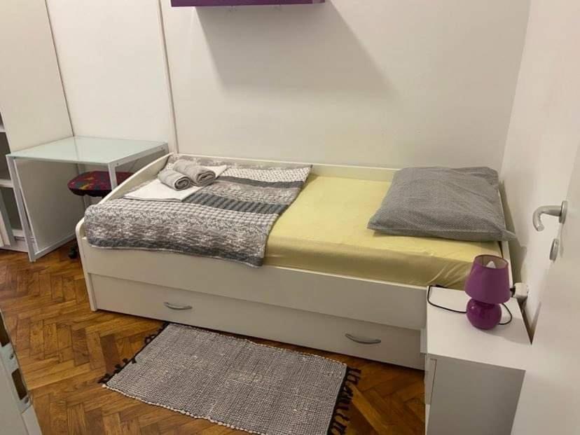 Alex Apartment Rijeka Bagian luar foto