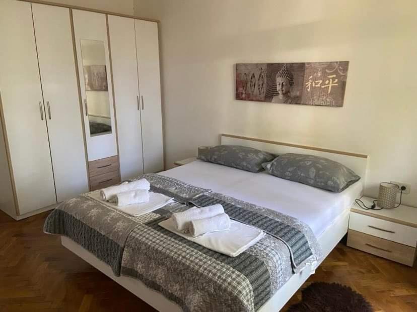 Alex Apartment Rijeka Bagian luar foto