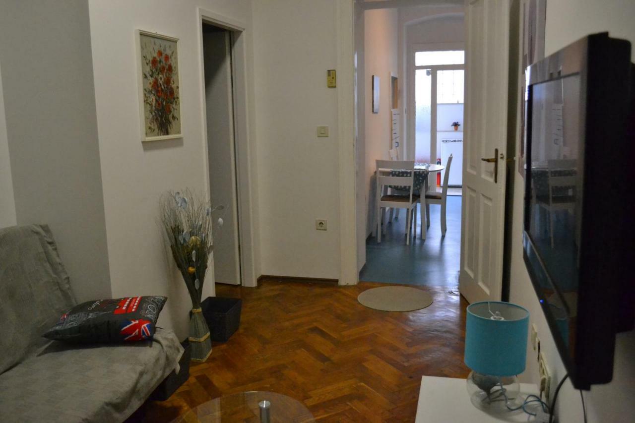 Alex Apartment Rijeka Bagian luar foto
