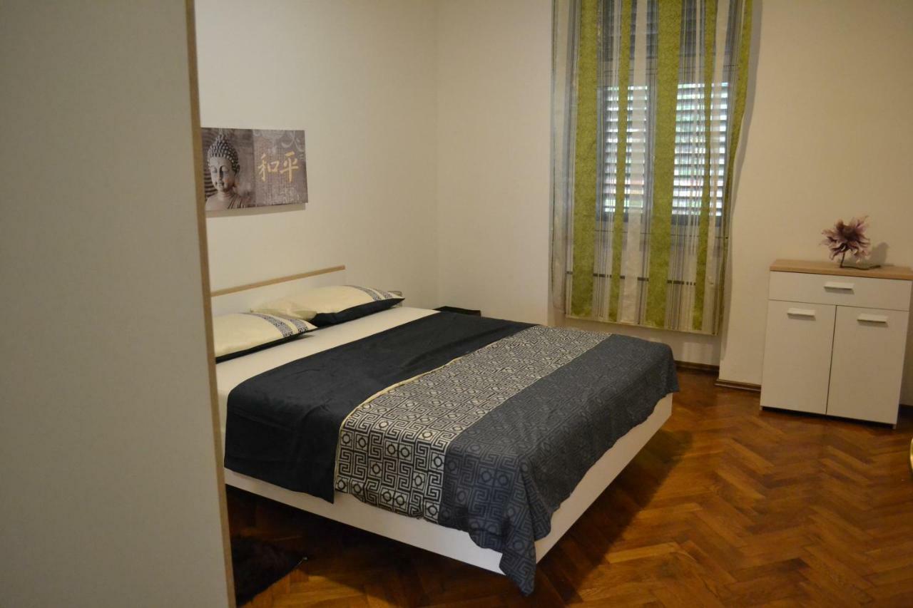 Alex Apartment Rijeka Bagian luar foto