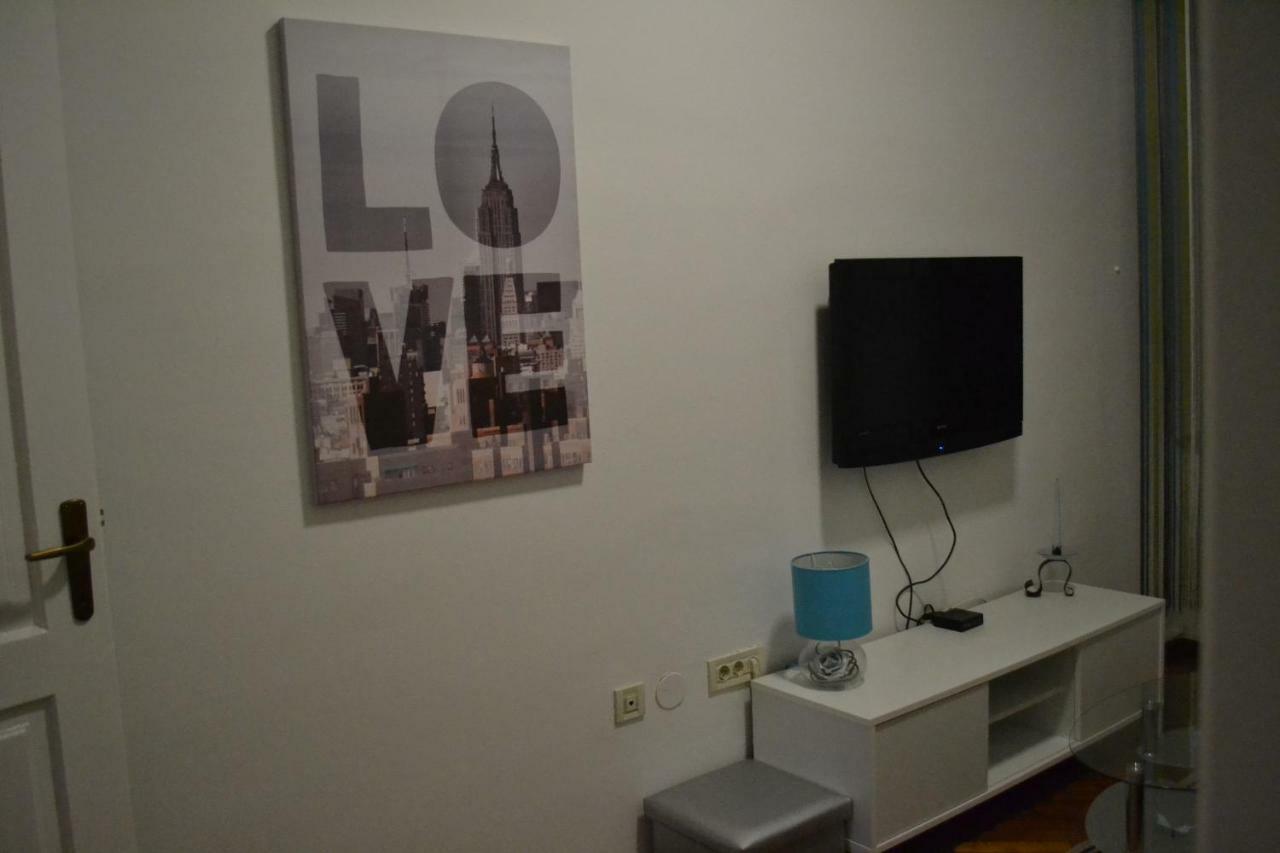 Alex Apartment Rijeka Bagian luar foto